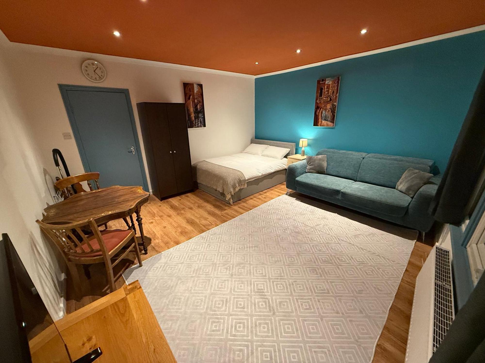 Seven Sisters Retreat * London